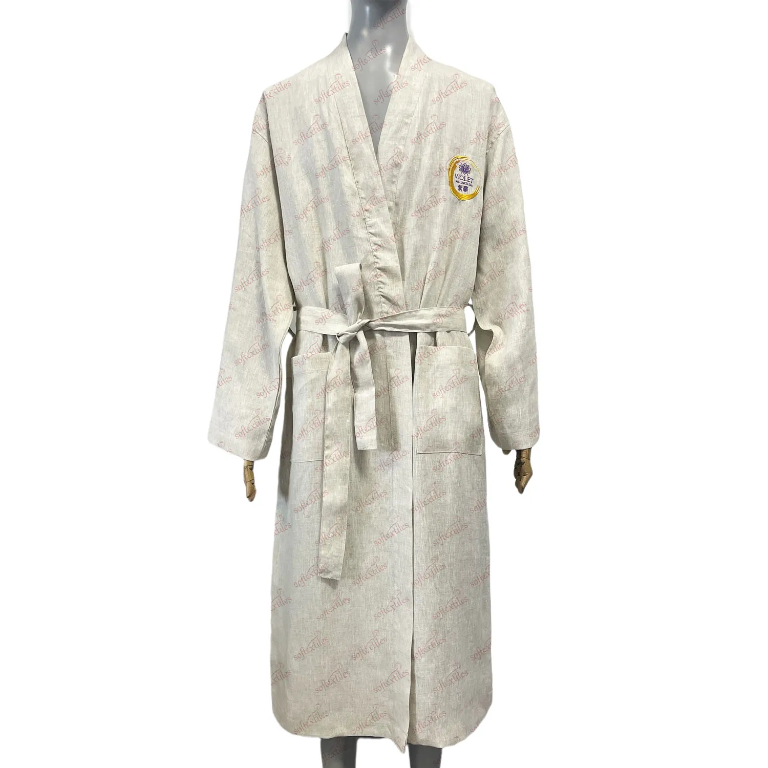 Linen Zixin Logo bathrobe texture review, image 2, showing fabric texture, absorbency cues, and surface handfeel.
