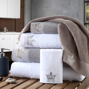 Read more about the article 5 Creative Ways to Use Custom Towels in Your Marketing Strategy