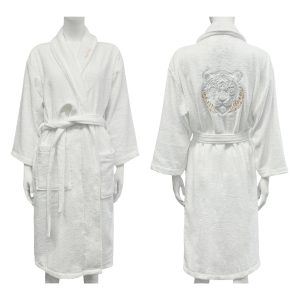 How to Choose the Right Robes and Towels for Your Spa or Salon
